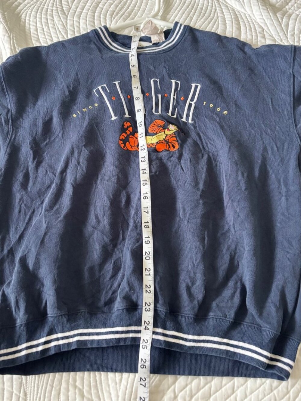 Vintage 90s Disney Store Tigger Sweatshirt L Navy Blue Winnie The Pooh Since 196 - Picture 5 of 5